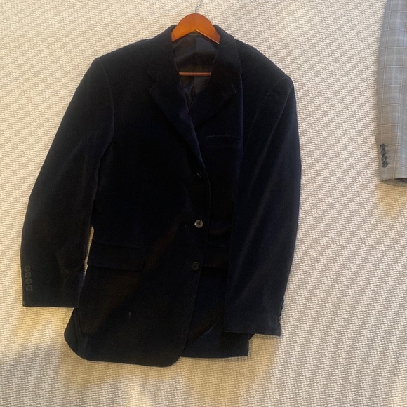 This is a vintage Calvin Klein velvet sports coat from the 1990’s - Picture 1 of 4